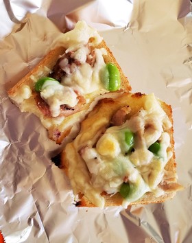 晩ごはんリメイク!鶏肉と枝豆のトースト♪