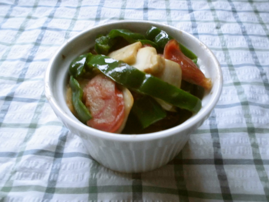 アスパラガスと赤ピーマンのフランクステーキ炒めのレシピ