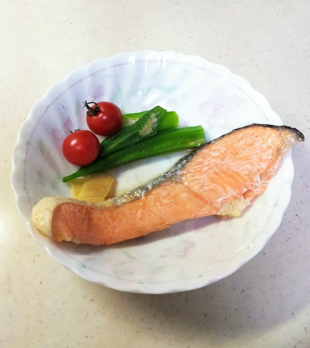 鮭の蒸し焼き レシピ 作り方 By めだかの母 クックパッド 簡単おいしいみんなのレシピが354万品