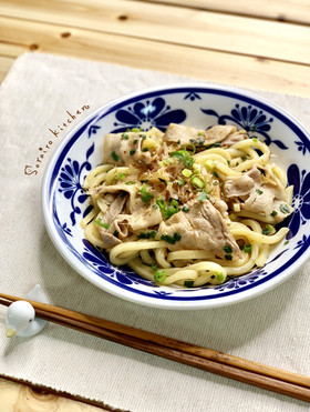 簡単&満腹*豚バラと小ねぎの焼きうどん*