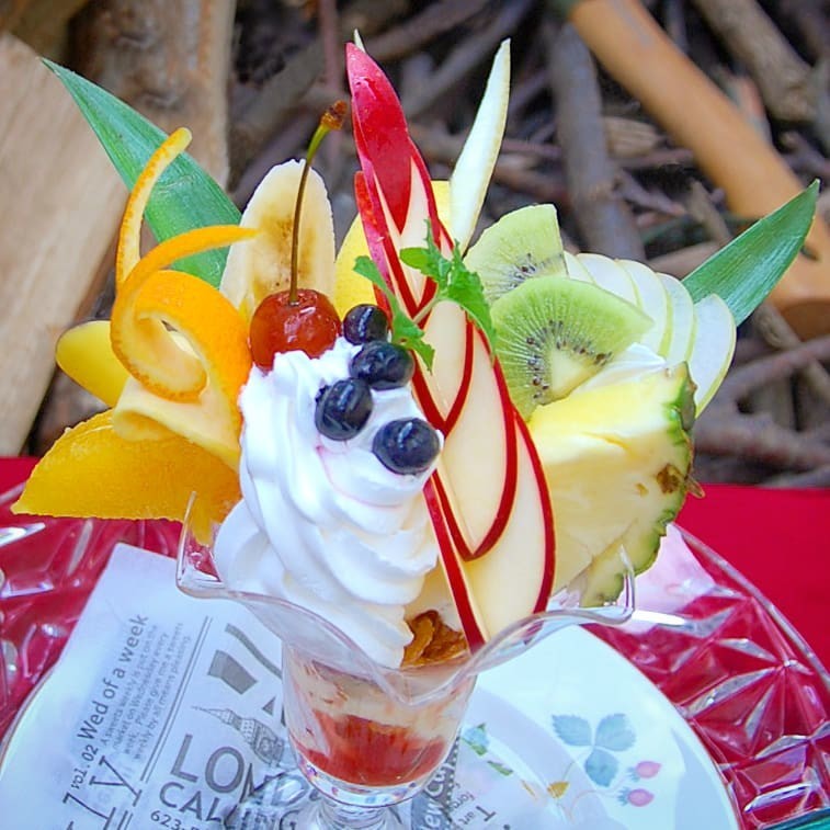 昭和のフルーツパフェの画像