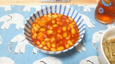 チキンと大豆のトマトソース煮込みの写真