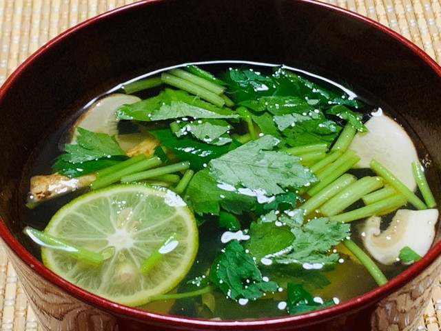 簡単 松茸のお汁 お吸い物 レシピ 作り方 By パクパク51 クックパッド