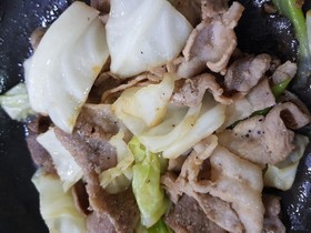 材料2つ!簡単豚とキャベツの炒め物