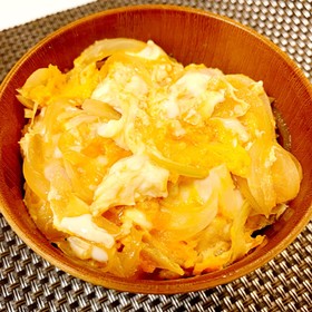 超簡単♡レンジで作るとろとろ親子丼