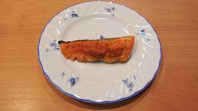 秋鮭のムニエル カレー風味
