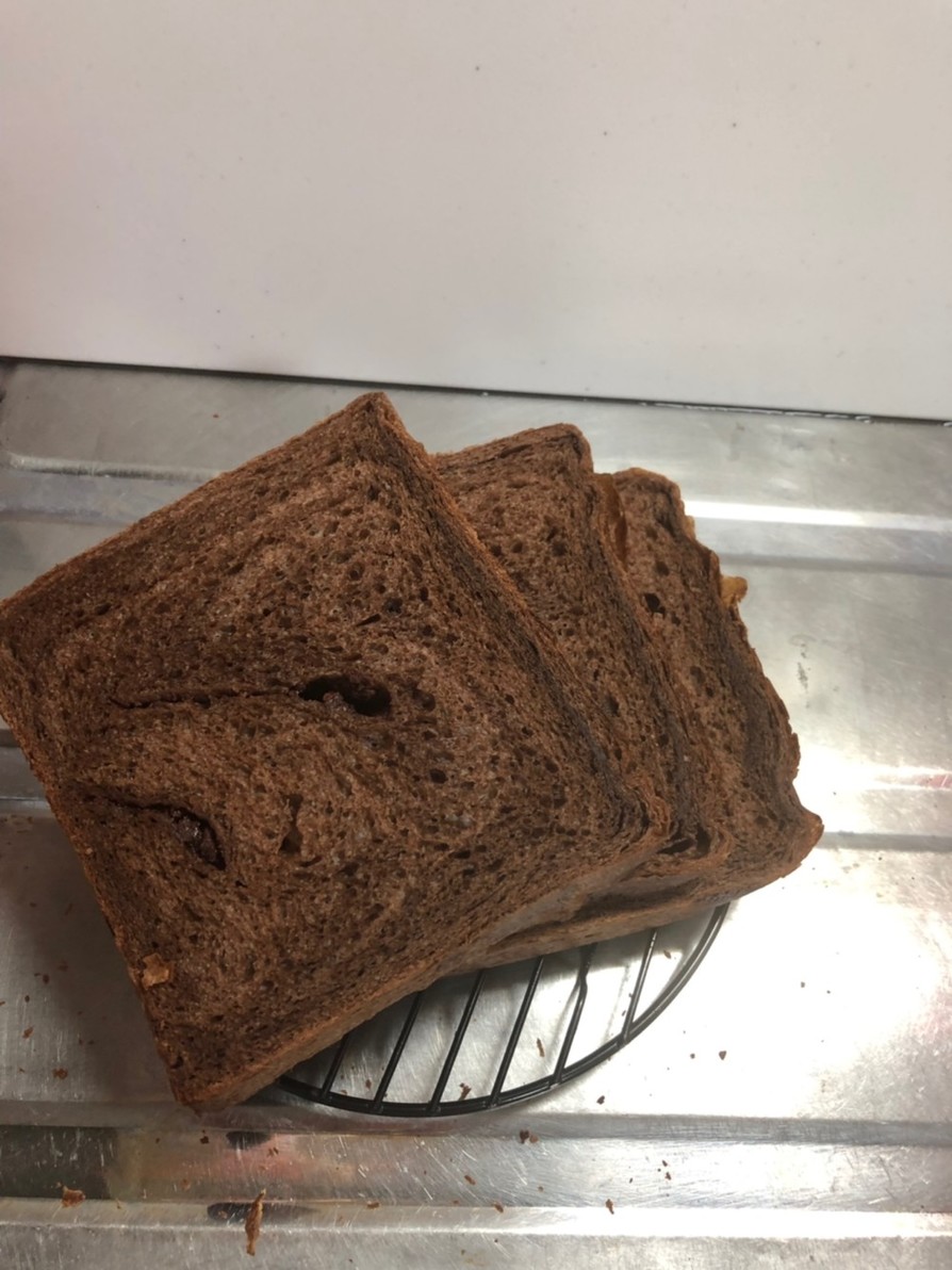 ミルキーチョコ食パン(試作品)の画像