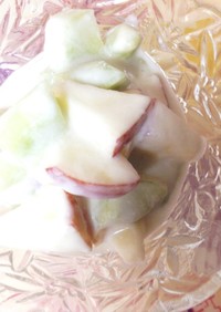 メロン&津軽りんごのヨーグルトサラダ