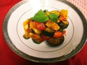 簡単イタリアン!夏野菜のアンチョビ炒め♪