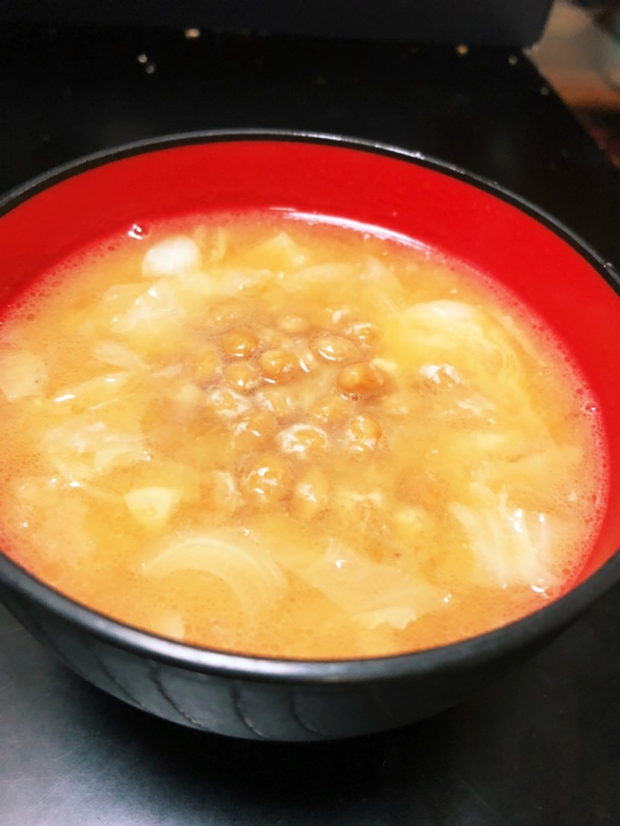 キャベツとシーチキンの味噌汁の画像