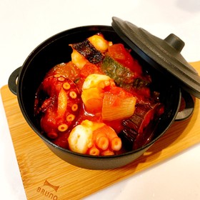 トマト缶で簡単♡蛸と夏野菜のトマト煮込み