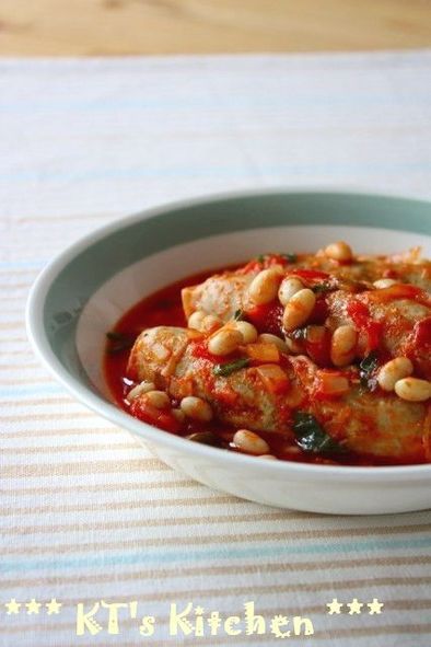 豆とソーセージのスパイシートマトソースの写真