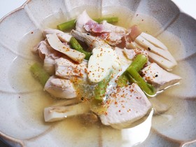糖質オフ☆鶏むね肉とアスパラのスープ