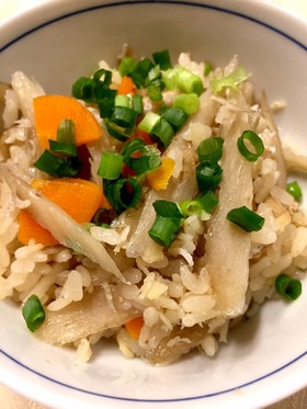しらす干しとごぼうの炊き込みご飯