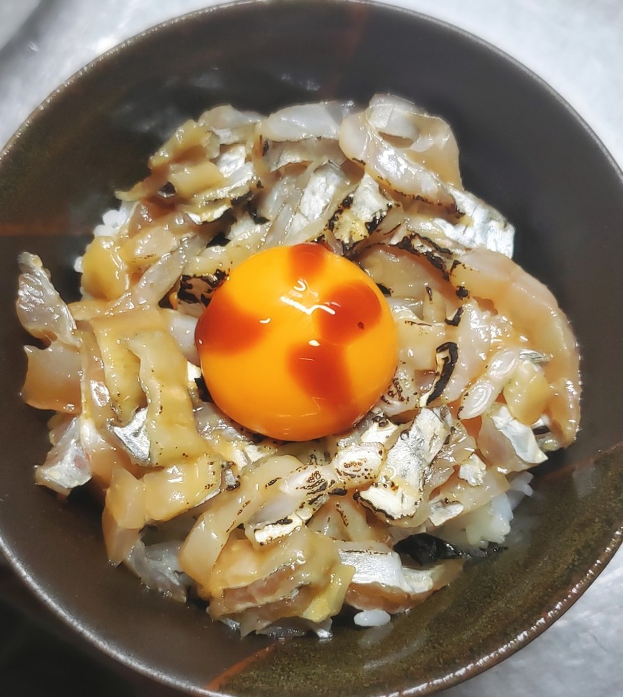 タチウオの炙りユッケ丼の画像