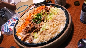 子供も一緒にビビンバ