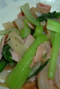 小松菜とハムのパスタソース炒め