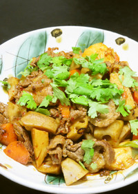 麻辣香鍋：シビ辛な牛肉と筍と蓮根の炒め物