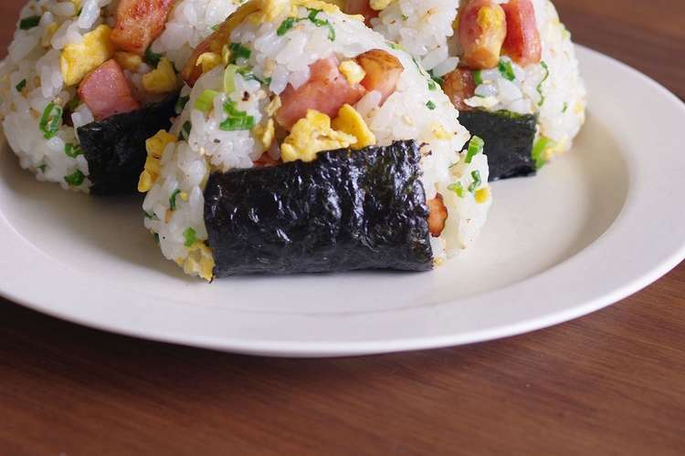 炒り卵とベーコンのごちそうおにぎり レシピ 作り方 By クッキングセサミ クックパッド 簡単おいしいみんなのレシピが354万品