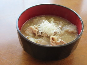 豚バラ肉と大根のれんこん団子汁