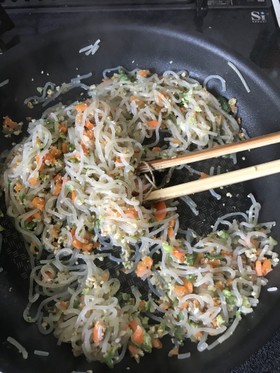 幼児食 しらたきと野菜のきんぴら風炒め