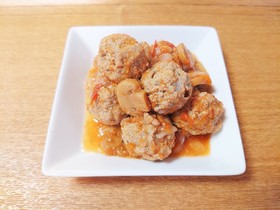簡単!茹でミートボールのトマトソース和え