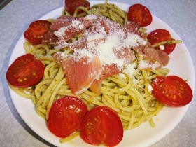 バジルと生ハムの冷製パスタ