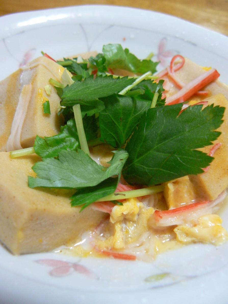 高野豆腐とかにかまの卵とじの画像