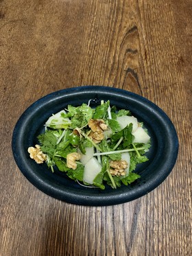 梨とセロリと胡桃のサラダ
