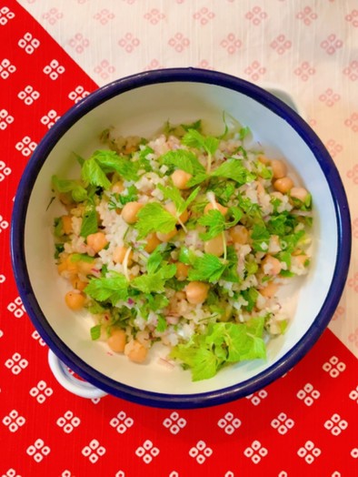 ひよこ豆とお米のサラダの写真