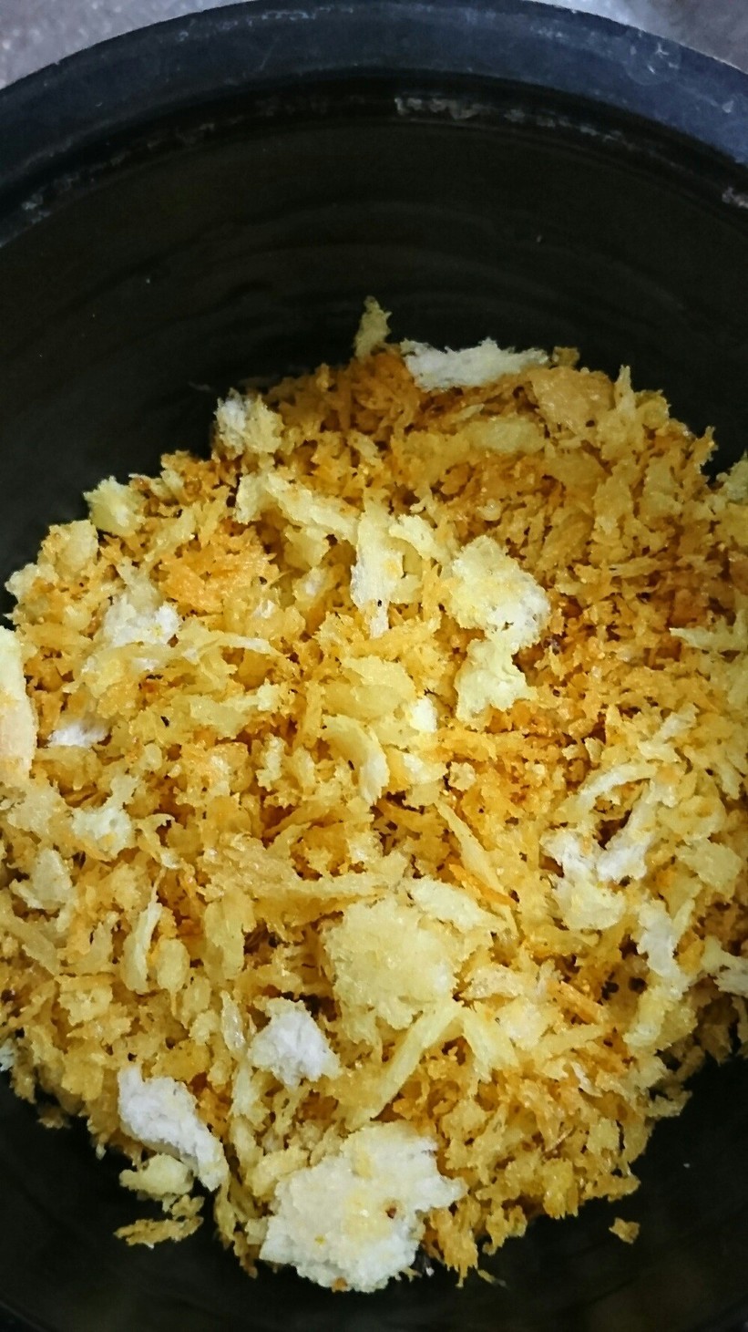 サラダのトッピング　カレーパン粉の画像