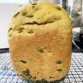 残った煮物でかぼちゃのパン