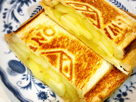 アップルパイみたいなホットサンド