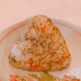 粉末緑茶で、鮭茶漬け風、シャケおにぎり