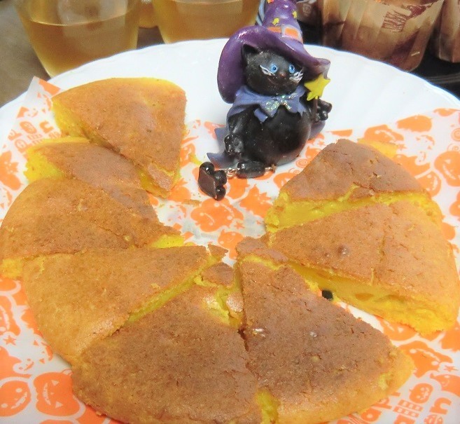 中学生と♡生クリーム入りかぼちゃケーキの画像