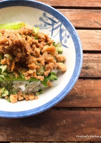 鶏そぼろと小松菜のっけご飯
