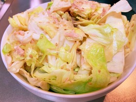 おつまみにも♡簡単♡やみつきキャベツ