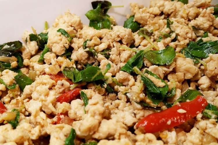 鶏ムネひき肉のガパオ炒め レシピ 作り方 By クワーイ クックパッド 簡単おいしいみんなのレシピが357万品