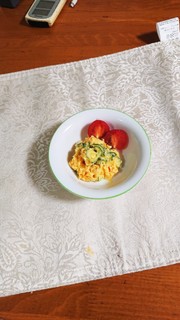 さつま芋ときゅうりだけのシンプルサラダの写真