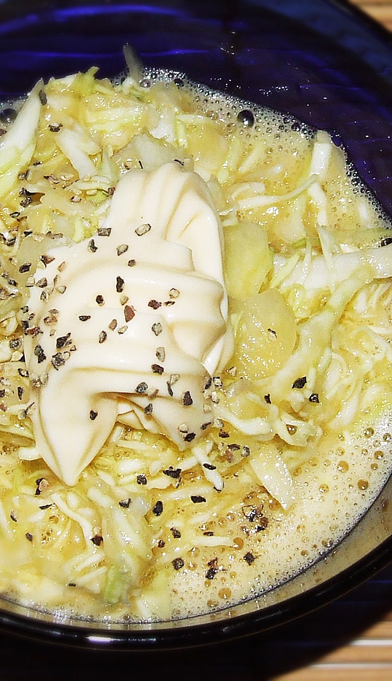 キャベツと生卵のマヨ醤油の画像