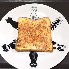 あかりと粉チーズのトースト