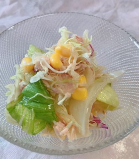 コンビニのカット野菜でツナサラダ