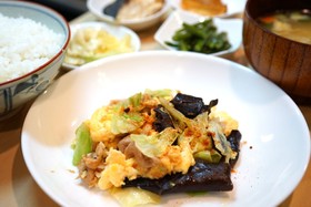 豚肉ときくらげの中華炒め☆