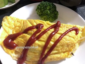 ツナとモヤシ、玉ねぎのオムレツ