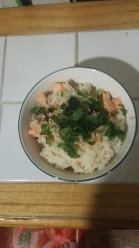 秋の鮭としめじの炊き込み御飯