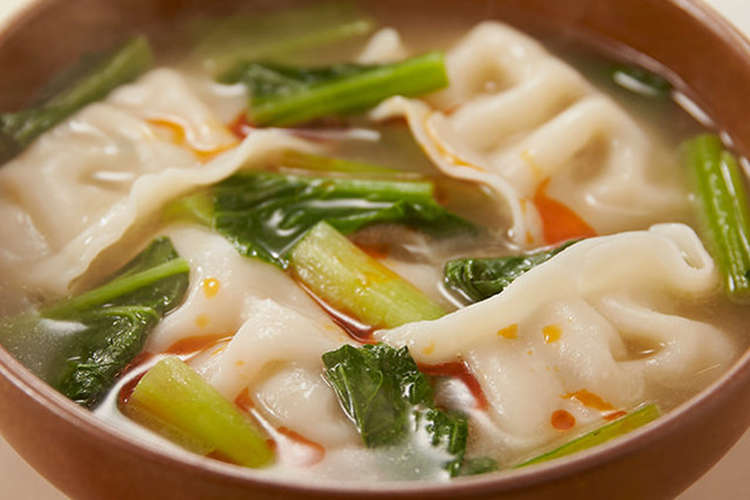 すぐおいしい 小松菜と餃子のスープ レシピ 作り方 By 味の素kkクックドゥ クックパッド