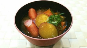 簡単♡さつまいもとウインナーの味噌汁♡