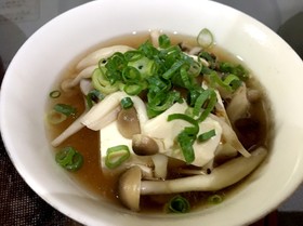 けいこ出汁のあんかけ豆腐きのこ