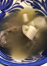 牛スネ肉とれんこんのスープ