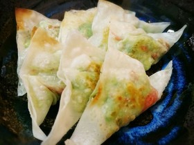 絶妙❤️アボカドとカニカマの包み焼き
